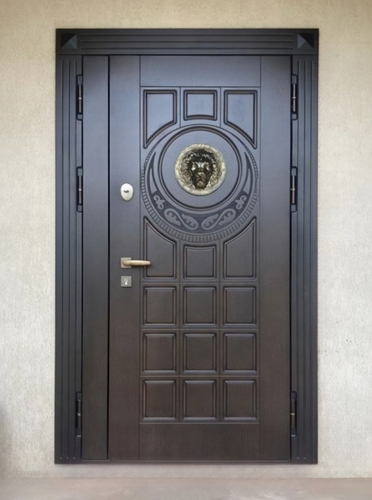 С декором лев