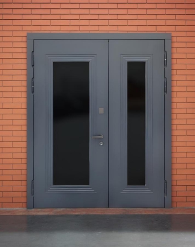 Дверь с остеклением