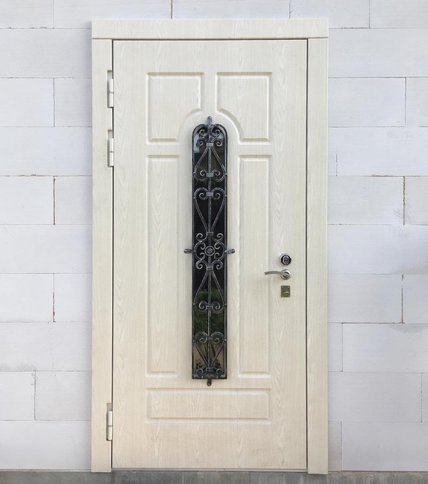 Дверь МДФ с узким стеклом Дверь МДФ с узким стеклом