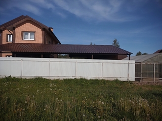 Навес из металлочерепицы односкатный (пристрой к дому)