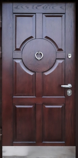 Стальная термодверь с нержавеющим отбойником и кнокером «кольцо» (МДФ шпон)